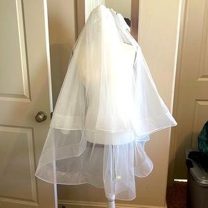 Azazie Double layered wedding veil never worn